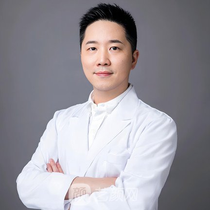 周德斌